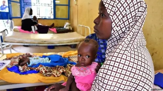 नायजरमध्ये 5 पैकी 4 प्रौढ महिला अशिक्षित आहेत.