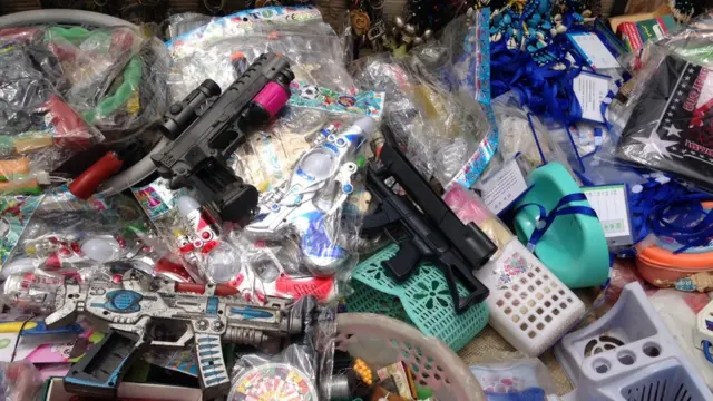 بندوق کھلونے