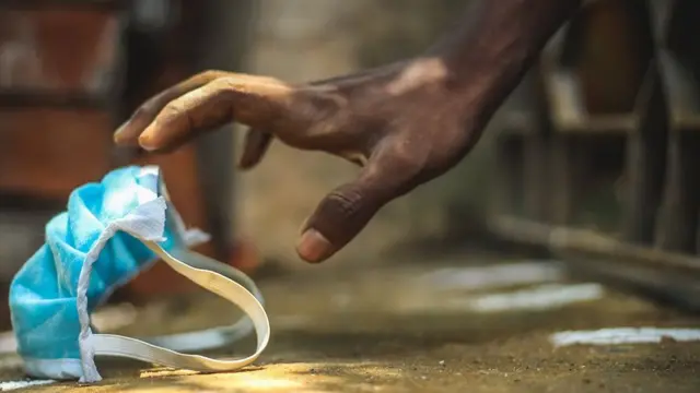 கொரோனா: சில நாடுகளில் தொற்று அதிகரிக்கவும், குறையவும் என்ன காரணம்?