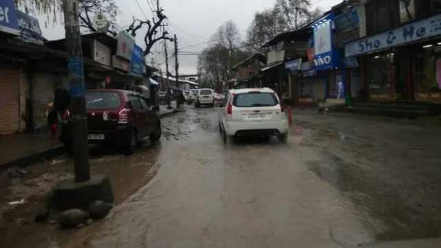 गांदरबल कस्बा.