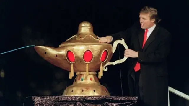 Donald Trump tại sòng bạc Taj Mahal năm 1990