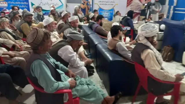 پاخه عمر کسان