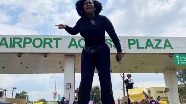 আন্দোলনকারীদের বেশিরভাগই তরুণ।