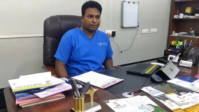 மாணவிக்கு சிகிச்சை அளித்த மருத்துவர் ராஜமகேந்திரன்