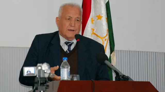 اصلالدین قمرزاده، استاد دانشگاه دولتی سمرقند