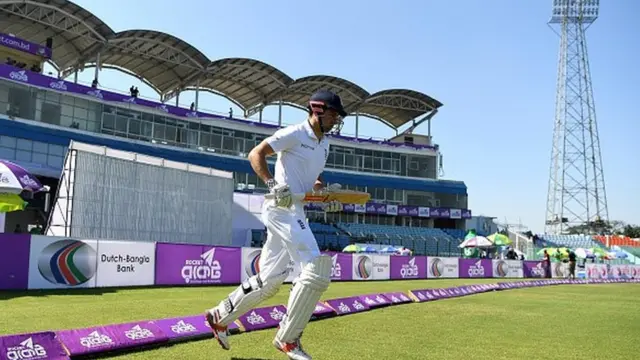 প্রথম টেস্টে টসে জিতে প্রথমে ব্যাট করতে নেমেছে ইংল্যান্ড