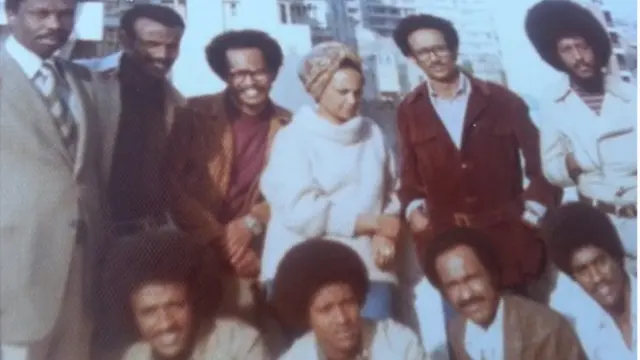 ኢድሪስ ምስ ብጾቱ ተጋደልቲ ተ.ሓ.ኤ. (ካብቶም ደው ዝበሉ ካብ ጸጋም እቲ ሳልሳይ)