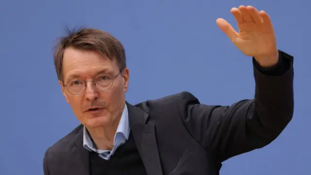 জার্মান স্বাস্থ্যমন্ত্রী কার্ল লোটারবাখকে অপহরণের পরিকল্পনা করেছিল উগ্র দক্ষিণপন্থী একটি গ্রুপ