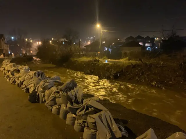 Ниво Јошанице почео је да опада у четвртак увече.