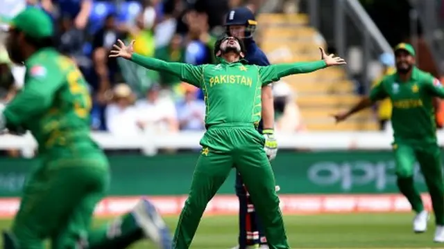 வெற்றியின் மிதப்பில்