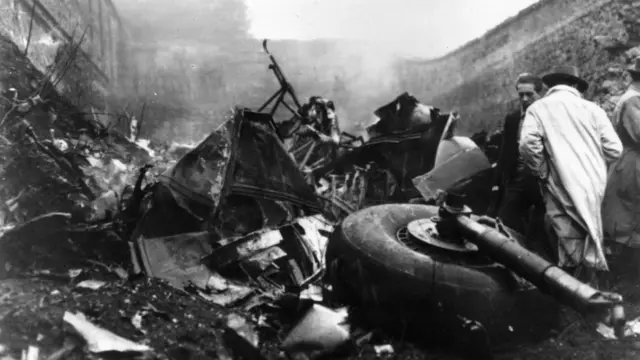 Обломки самолета