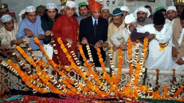 बख़्तियार काकी की मज़ार