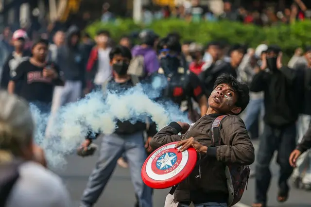 ၂၀၂၅ သြဂုတ်လအတွင်း အင်ဒိုနီးရှားနိုင်ငံ၊ ဂျာကာတာမြို့တော်မှာ ဆန္ဒထုတ်ဖော်နေသူတွေ