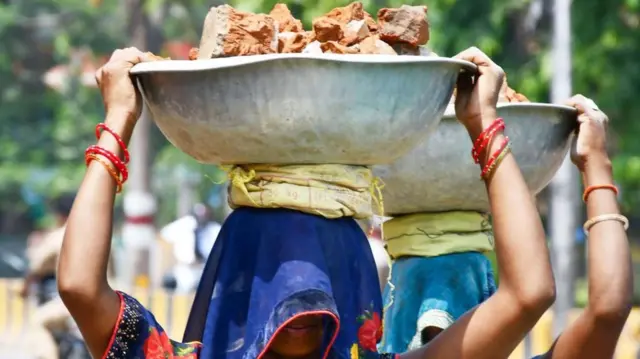 ભારતના ડેટા સી ગ્રેડ, આઈએમએફની ટિપ્પણી, ભારતના અર્થતંત્રનો વિકાસદર કેટલો, જીડીપી ડેટા ભારત અને કોંગ્રેસ સામ-સામે, સંગઠિત ક્ષેત્ર તથા અસંગઠિત ક્ષેત્રના આંકડામાં તફાવત, બીબીસી ગુજરાતી 