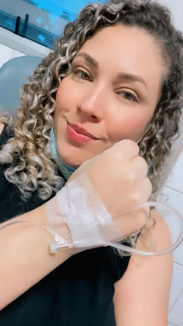 Pour Manu, les pires jours ont été ceux qui ont suivi le diagnostic. Aujourd'hui, il s'efforce de mener une vie saine et de suivre les traitements prescrits.