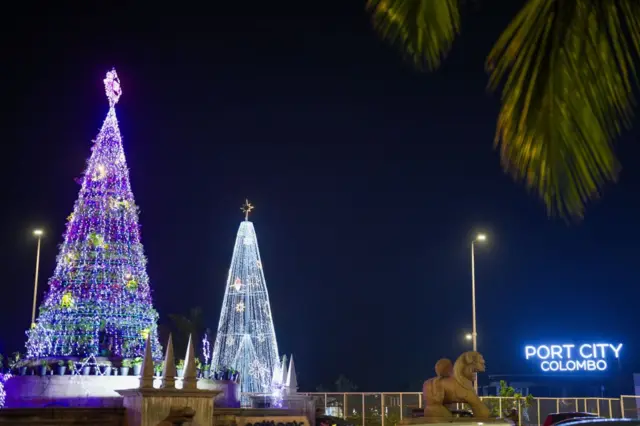 ခရစ္စမတ်ကာလဖြစ်တာကြောင့် စီးနင်းရှာ‌ဖွေတာတွေ ခဏ္ဏရပ်ထားတယ်လို့ သီရိလင်္ကာရဲတပ်ဖွဲ့က ပြောပါတယ်