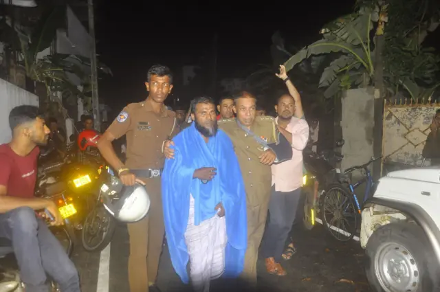 அரபு மதரஸாவை மூட உத்தரவு