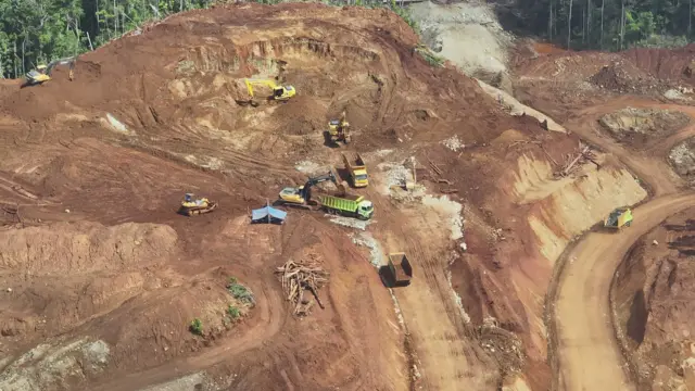 Aktivitas pertambangan di Konawe Kepulauan, Sulawesi Tenggara.