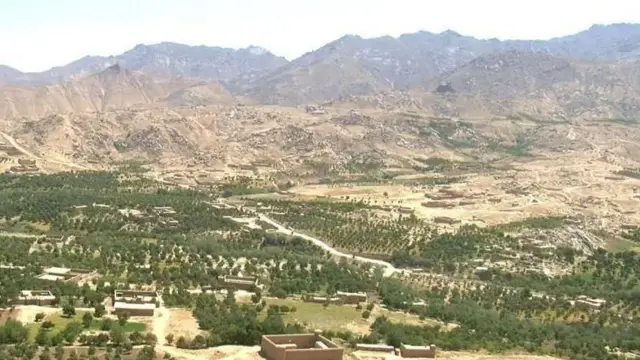 غور