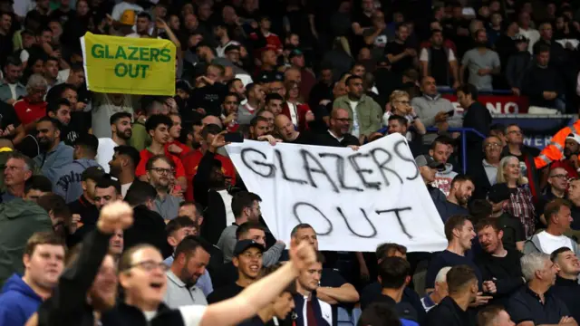 United fans don protest well-well say make di Glazers leave dia club
