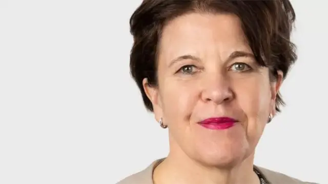 હાઇબ્રિડ સીઓઈના ડિરેક્ટર તિજા તિલિકેન