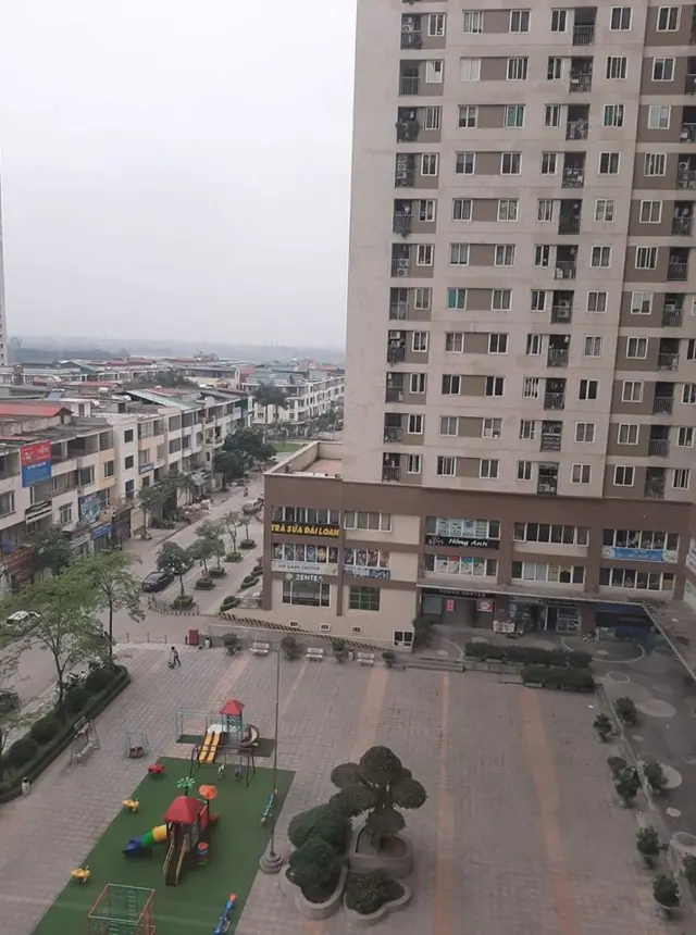 Đây là khung cảnh Hà Nội nhìn từ cửa sổ của tôi sáng Chủ Nhật