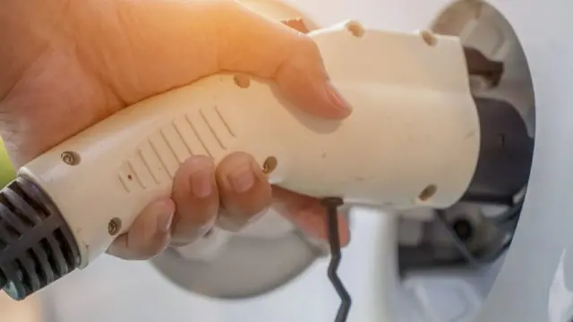 மின்சார வாகனம் வாங்குவோருக்கு 2022 டிசம்பர் வரை 100 சதவீதம் வரி சலுகை