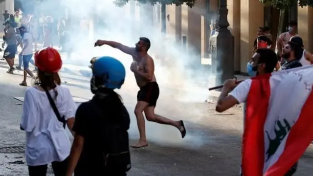 Beirut Port Explosion: Mínísítà kẹ̀ta ló ti kọ̀wé fipò sílẹ̀ lẹ́yìn ìkú ènìyàn 200