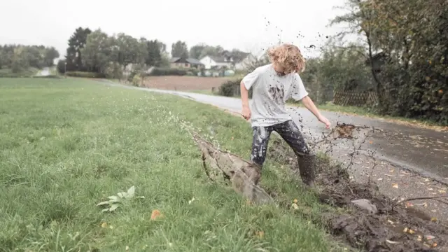 இயற்கையில் உள்ள நன்மை பயக்கும் நுண்ணுயிரிகள் மன அழுத்தத்தைக் குறைக்கவும் உதவுகின்றன.