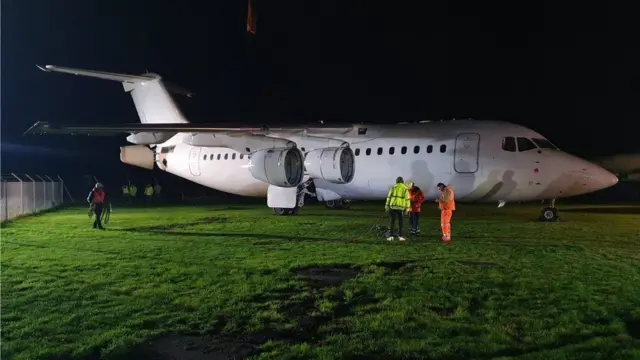 ကုမ္ပဏီက လက်ရှိ British Aerospace 146 လေယာဉ်ပုံစံကို အခြေခံမှာ ဖြစ်ပြီး အဲဒီ လေယာဉ်ရဲ့ တာဘိုပန်ကာ အင်ဂျင်လေးလုံးနေရာမှာ လျှပ်စစ်ဓါတ်အားသုံး မော်တာတွေ တပ်ဆင်မယ်