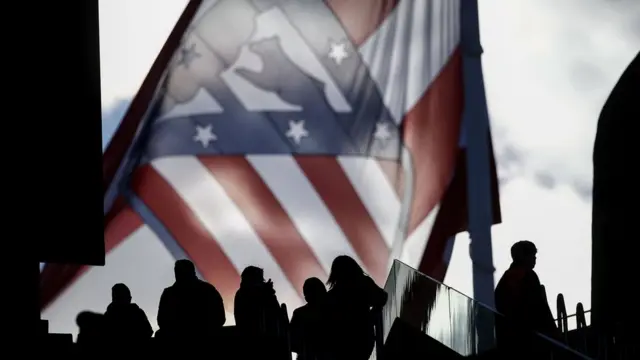 La boutique a été cambriolée à la voiture-bélier.