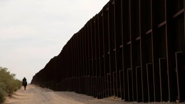Valla fronteriza entre México y Estados Unidos