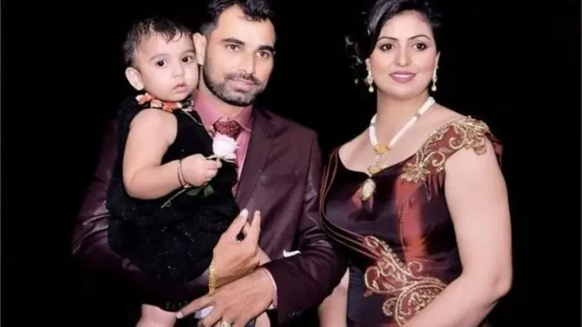 شامی اپنی بچی اور اہلیہ کے ہمراہ