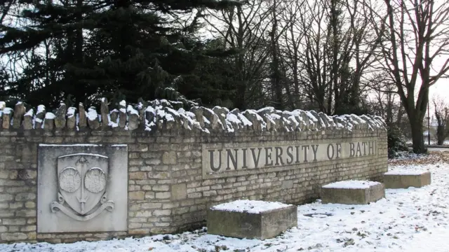 Въезд в Университет Бата