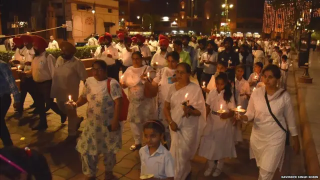 ਇਹ ਕੈਂਡਲ ਮਾਰਚ ਟਾਊਨ ਹਾਲ ਤੋਂ ਸ਼ੁਰੂ ਹੋਇਆ ਅਤੇ ਜਲ੍ਹਿਆਂਵਾਲਾ ਬਾਗ ਜਾ ਕੇ ਰੁਕਿਆ।