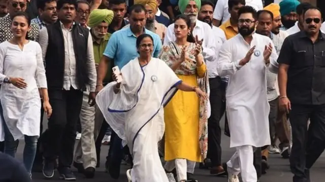 बंगाल, पंतप्रधान नरेंद्र मोदी, ममता बॅनर्जी, ममता बॅनर्जी