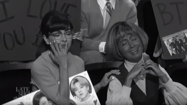 방탄소년단의 공연을 보고 환호하는 '더 레이트 쇼 위드 스티븐 콜베어' 방청객