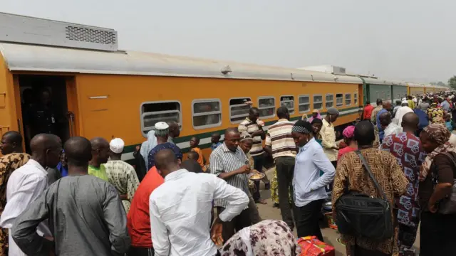 Ọkọ oju irin laarin igboro ilu Eko