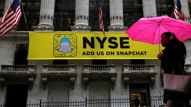 Баннер Snapchat на здании Нью-Йоркской биржи