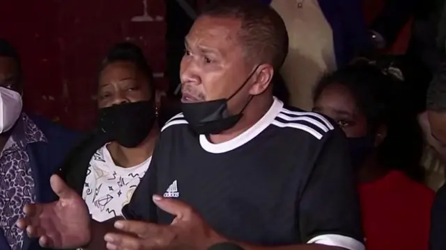والد القتيل والاس طالب بإنهاء العنف ضد السود ومراعاة حياتهم