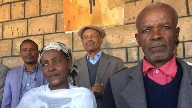 Obboleettii Laggasaa Wagii Aadde Itaafarraa Wagii (bitaa) fi Obbo Baqqalaa Wagii (mirga)