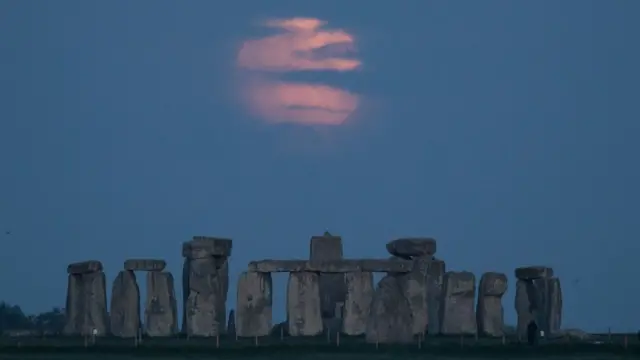 La luna de sangre sobre Stonehenge