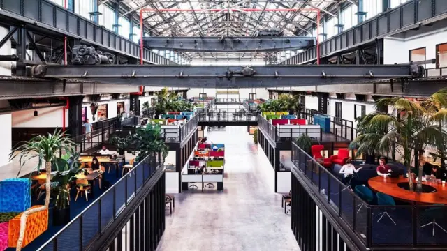 Компанія Waverly Labs