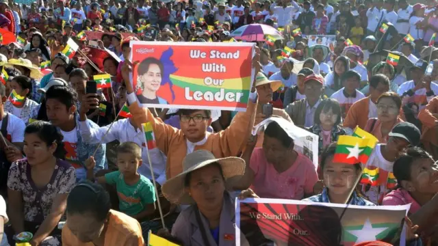 কয়ে সপ্তাহ ধরে প্রতিদিনই মিয়ানমার জুড়ে মিস সুচির সমর্থনে সমাবেশ হচ্ছে