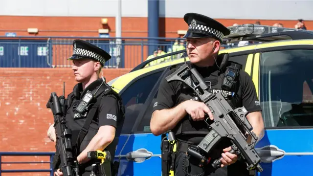 الشرطة في المملكة المتحدة اعتقلت 304 أشخاص خلال العام الماضي بشبهة الإرهاب