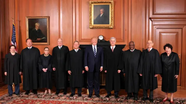 la Corte Suprema está conformada por cuatro jueces liberales y cinco conservadores.