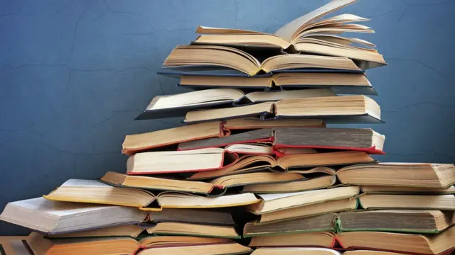 विश्नसनीय संदर्भावरुनच यादी बनवा