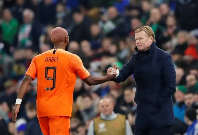Ryan Babel ve Hollanda Milli Takımı Teknik Direktörü Ronald Koeman