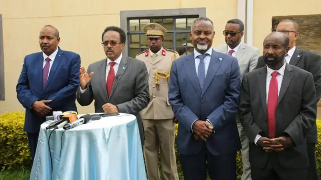 Madaxweynaha, safiirka iyo wasiirru-dowlaha arrimaha dibadda