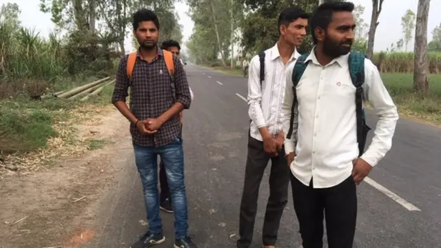 नौकरी की तैयारी कर रहे छात्र